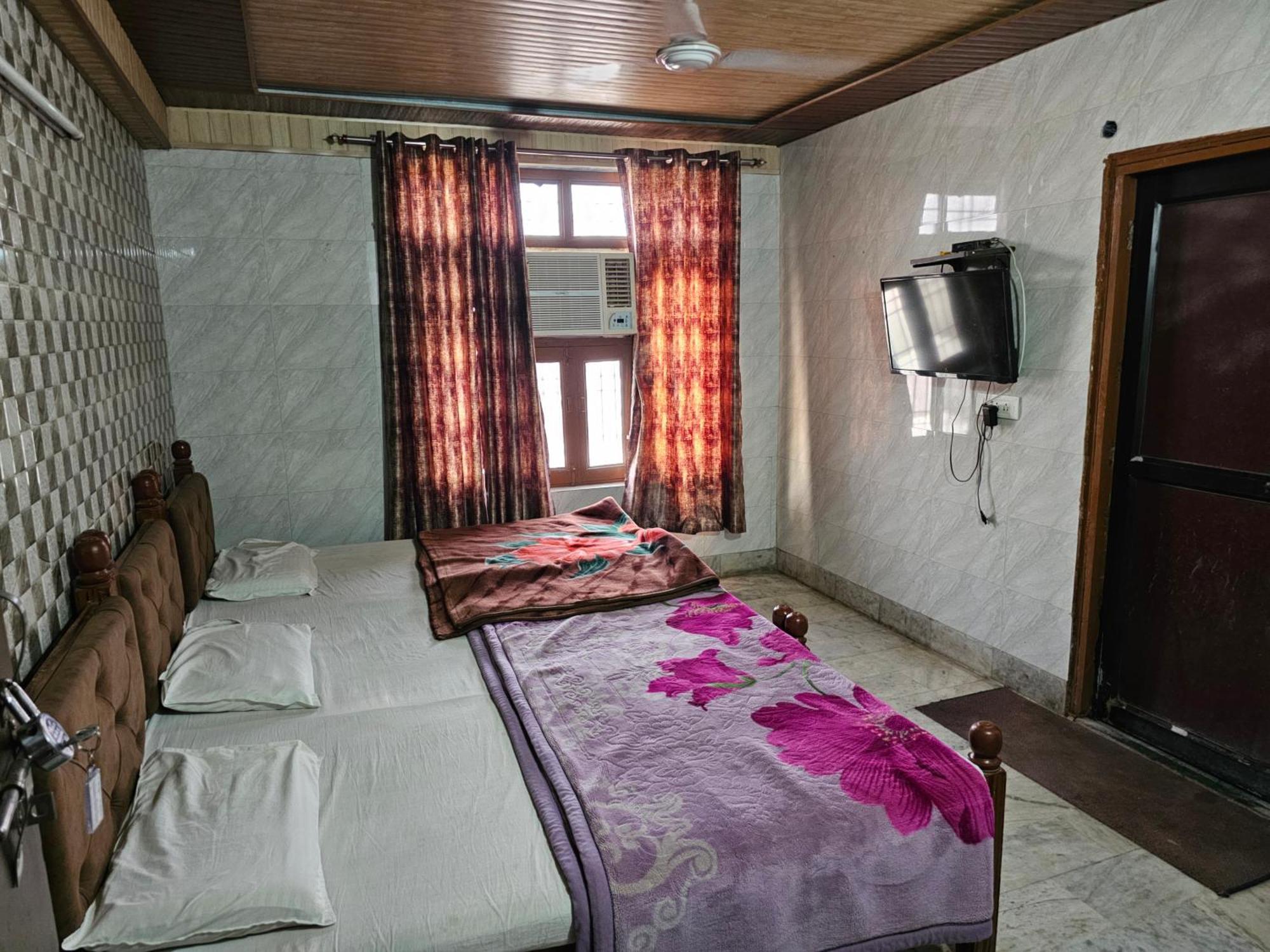 Subhadra Guest House Mathura Quarto foto
